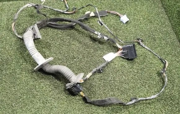 Renault Master III Front door wiring loom 8200778254 CE5420358R