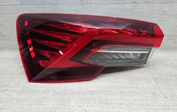 Skoda Octavia Mk4 Rear/tail lights 5E3945207B