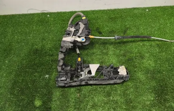 Mercedes-Benz S W222 Front door lock A0997208200 A2220063999