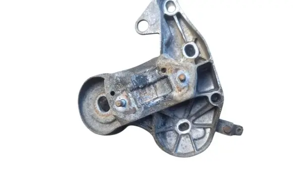 Audi A6 S6 C6 4F Engine mounting bracket 4F0199352M