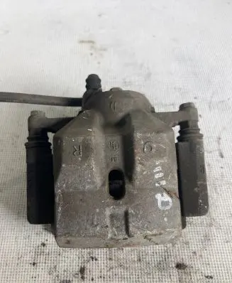 Toyota Prius (XW30) Front brake caliper