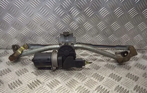 Volkswagen Polo IV 9N3 Front wiper linkage 