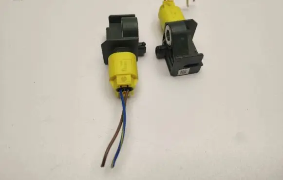 Mercedes-Benz E C207 W207 Airbag deployment crash/impact sensor A1729056000