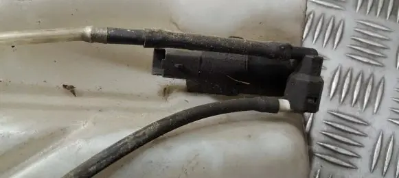 Renault Laguna II Windscreen/windshield washer pump 9632984980 9634558980