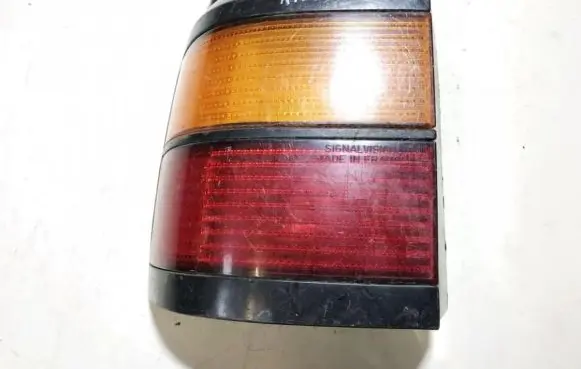 Volkswagen PASSAT B3 Rear/tail lights 333945111
