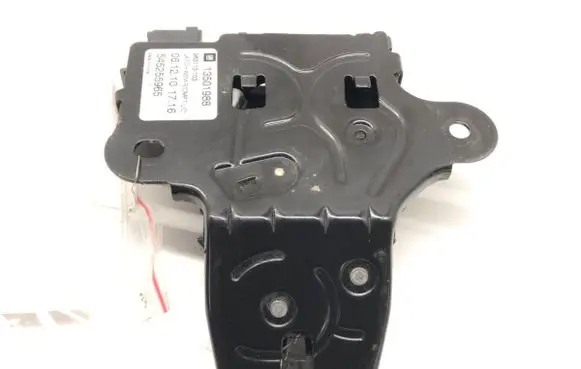 Opel Insignia A Tailgate exterior lock 13501988