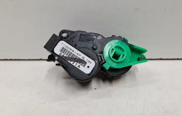 Nissan Leaf I (ZE0) Air flap motor/actuator T1009914P8 T1009914P 0502131A