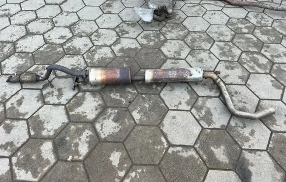 Volkswagen PASSAT B7 Muffler/silencer 3C0253211K
