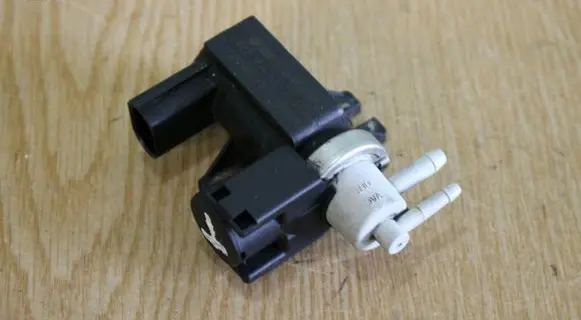 Audi A4 S4 B6 8E 8H Turbo solenoid valve 8E0906627C