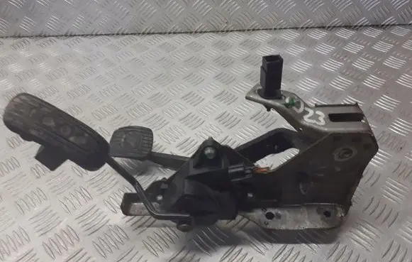 Nissan Micra Pedal assembly 18002AX700