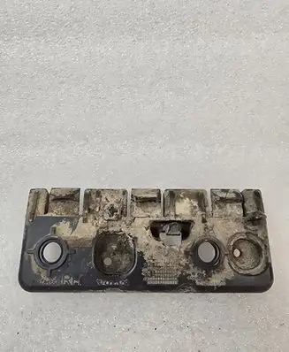 Volvo XC90 Fender mounting bracket 31378135