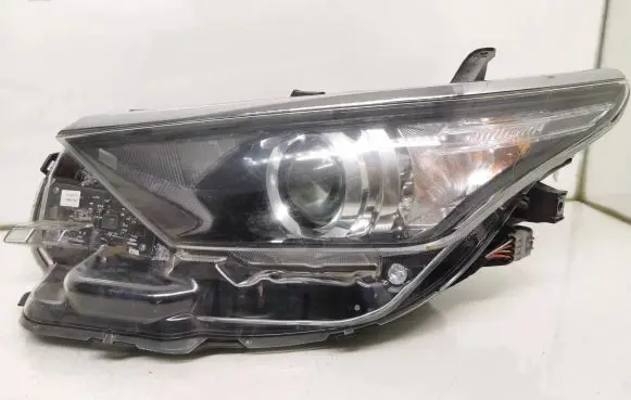 Toyota Auris E180 Headlight/headlamp 8115002k30 90070908