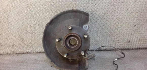 Mitsubishi Lancer VIII Front wheel hub spindle knuckle