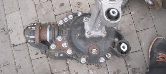 Land Rover Discovery 4 - LR4 Front differential 