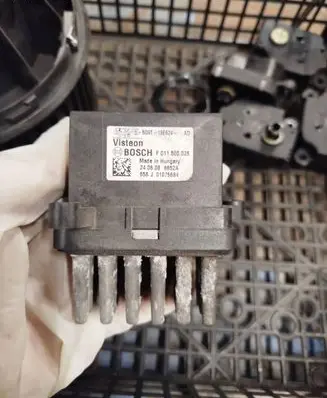 Ford Mondeo MK IV Heater blower motor/fan resistor 6G9T19E624 01075684 F011500028