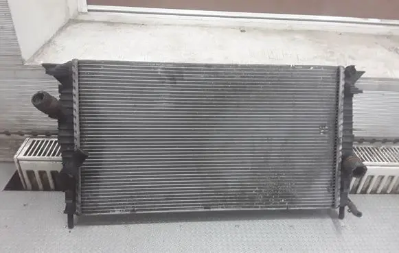 Ford Focus C-MAX Coolant radiator 3M5H8005