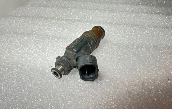 Audi A8 S8 D2 4D Fuel injector 07D906031 0280156059