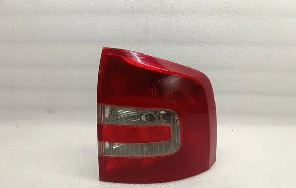 Skoda Octavia Mk2 (1Z) Rear/tail lights 1Z9945258