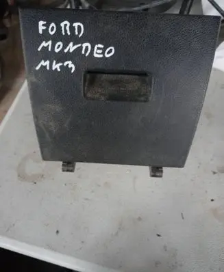 Ford Mondeo Mk III Glove box 1s7t-14k016-ac