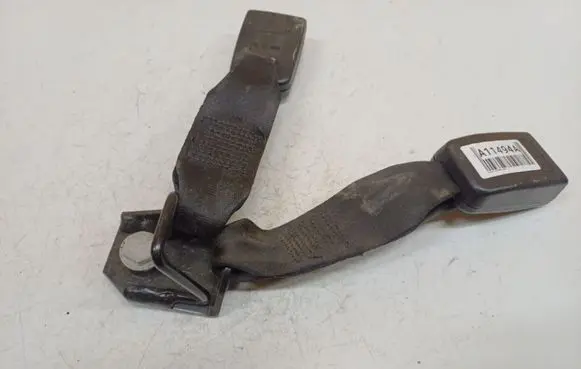 Nissan Primera Middle seatbelt buckle (rear) 88842AV800