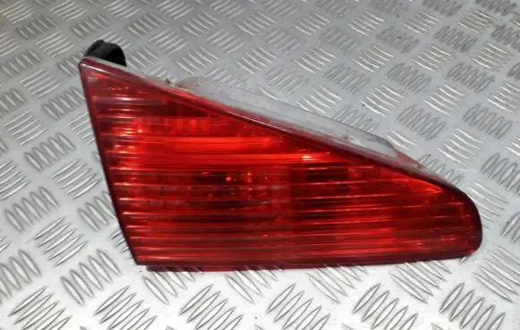 Peugeot 607 Tailgate rear/tail lights