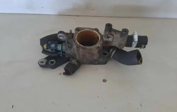 Opel Astra H Thermostat housing 