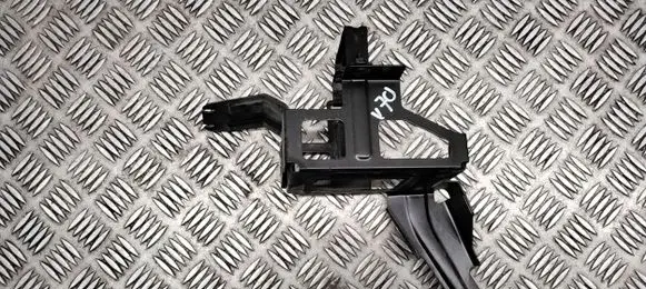 Battery bracket
