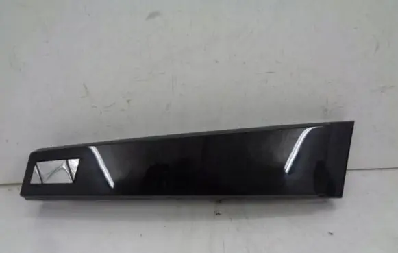 Citroen C4 III e-C4 Front door glass trim molding 9687376177