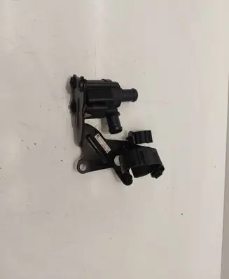 Volkswagen PASSAT B8 Electric auxiliary coolant/water pump 5Q0121599AM