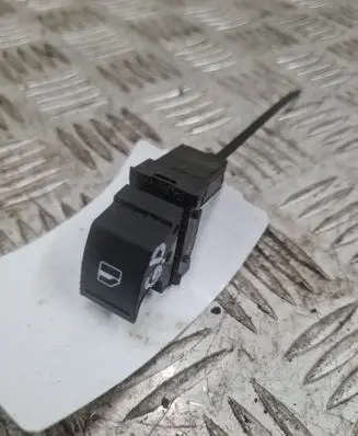 Volkswagen PASSAT B6 Electric window control switch