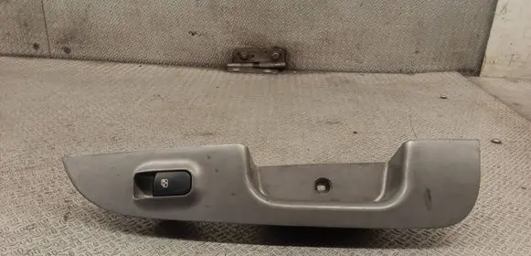 KIA Carens II Electric window control switch 935801D500