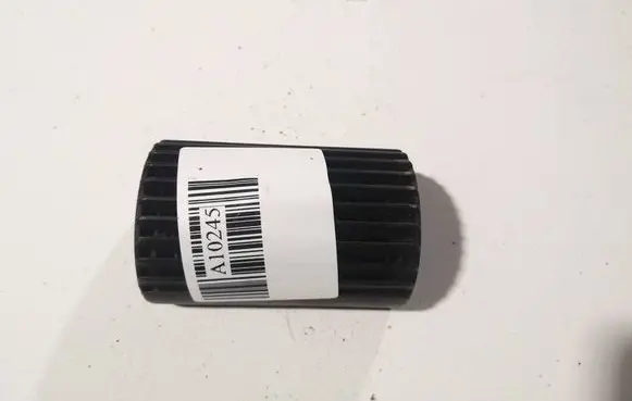 Opel Astra F Dash center air vent grill