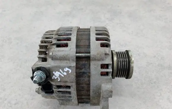 Nissan X-Trail T30 Generator/alternator STX100512