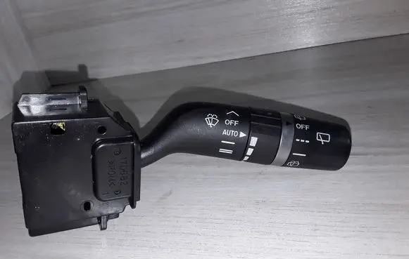 Mazda 3 II Wiper switch 17D682