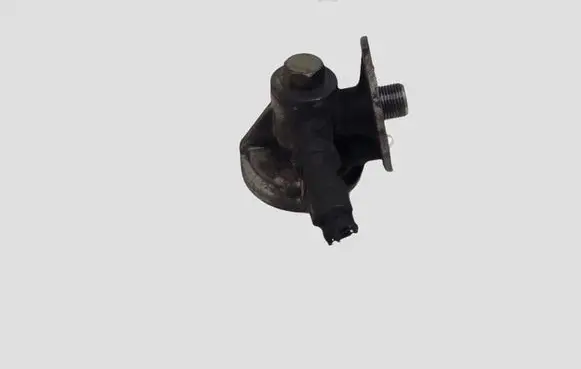 Renault Megane III Oil filter mounting bracket