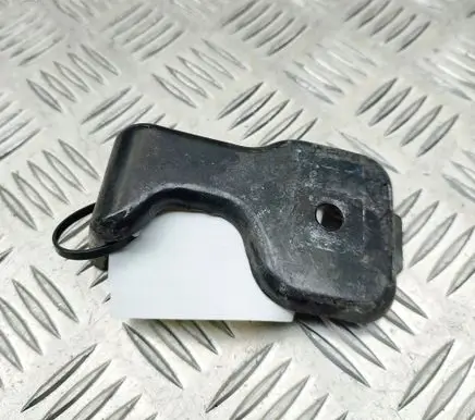 Mercedes-Benz GLE W167 Fender mounting bracket A1676262500