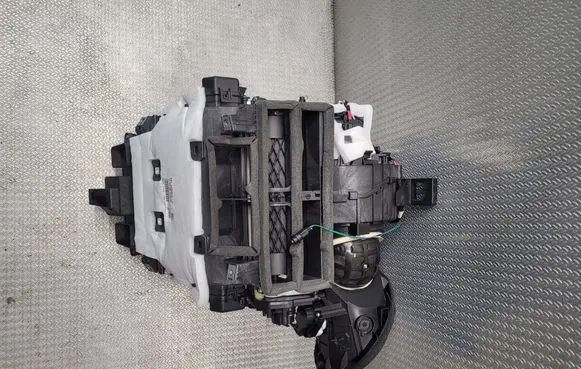 Opel Mokka B Interior heater climate box assembly 9829049180