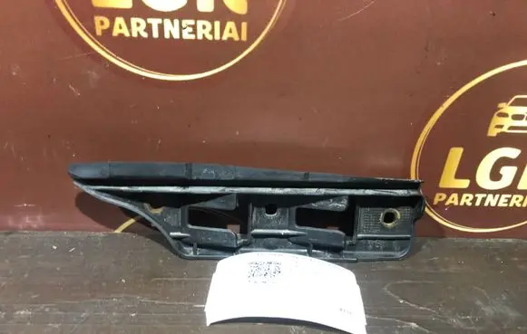 Volkswagen Golf V Front bumper mounting bracket 1K0807184