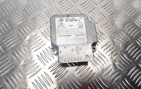 Volkswagen PASSAT B5.5 Airbag control unit/module 1C0909605C 5WK43130