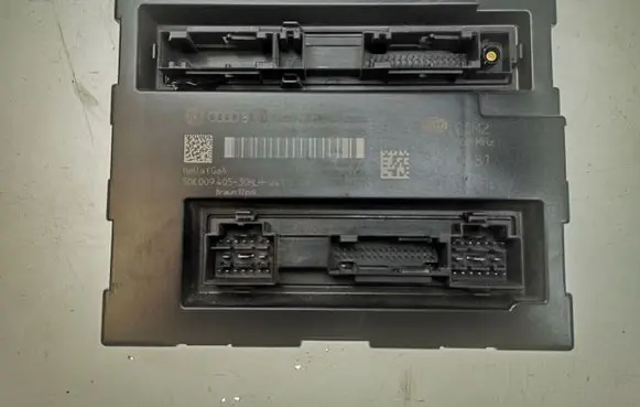 Audi A4 S4 B8 8K Comfort/convenience module 8K0907289C