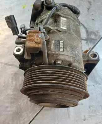 Nissan Qashqai Air conditioning (A/C) compressor (pump) 926004EB0A