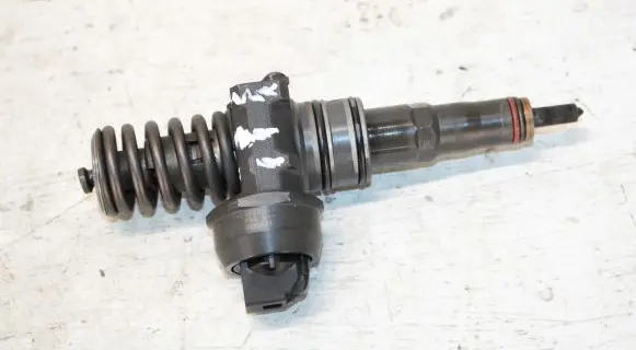 Skoda Fabia Mk2 (5J) Fuel injector 038130073BP 0414720314