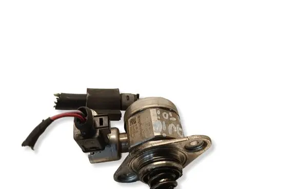 Skoda Octavia Mk3 (5E) Fuel injection high pressure pump 04E127025B