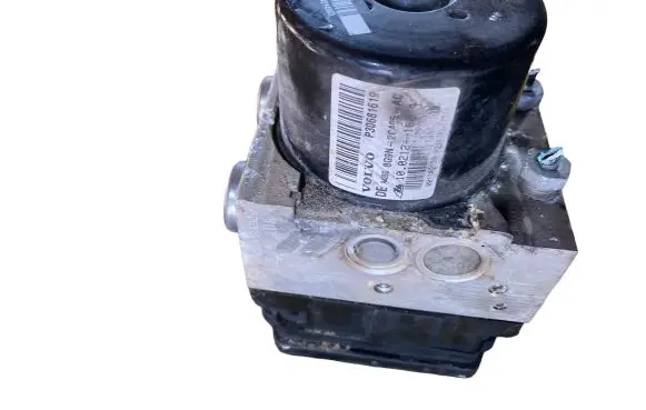 Volvo V70 ABS Pump 30681619