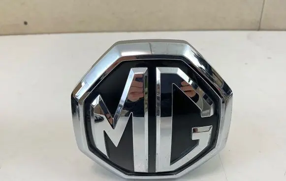 Manufacturer badge logo/emblem