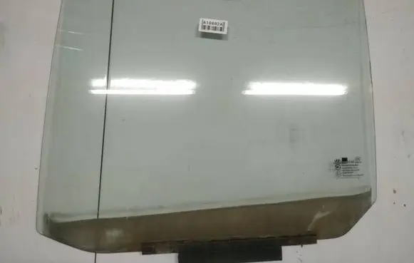 Hyundai Getz Rear door window glass as2