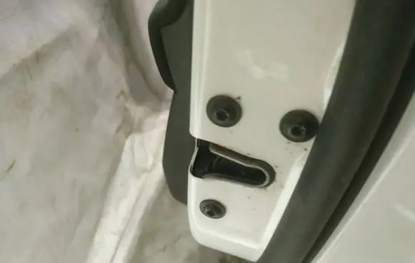 Opel Insignia A Front door lock