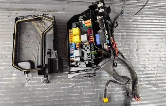 Mercedes-Benz CLA C117 X117 W117 Fuse box set A2465400182