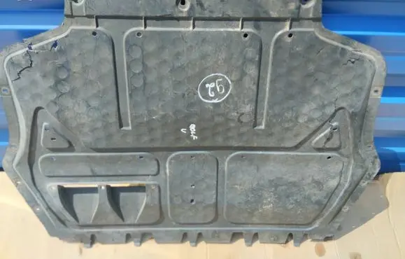 Volkswagen Golf V Engine splash shield/under tray 1K0825237