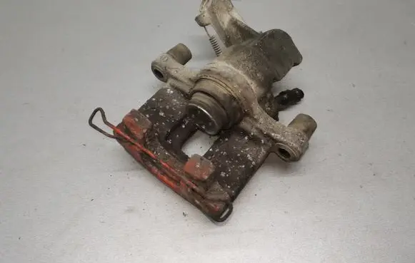 Opel Vectra C Rear brake caliper